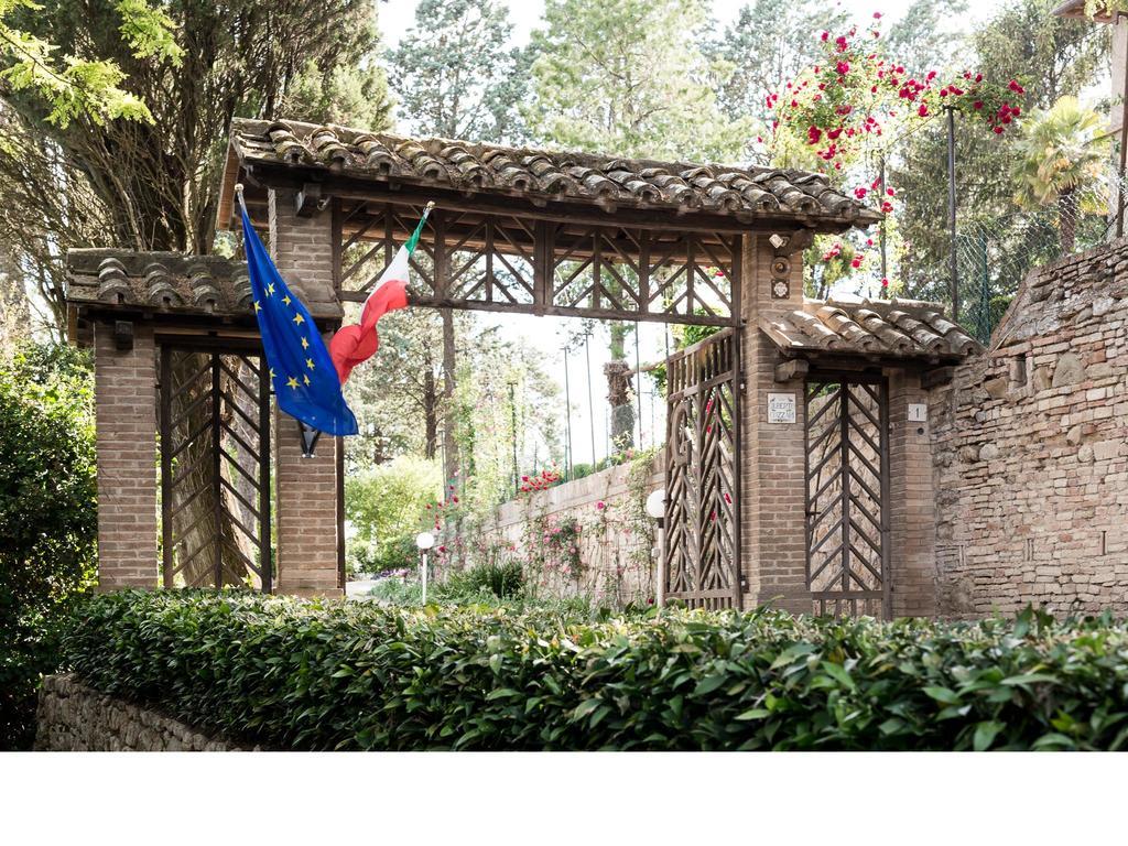 Sant'Enea Casa Fiorita Bed & Breakfast エクステリア 写真