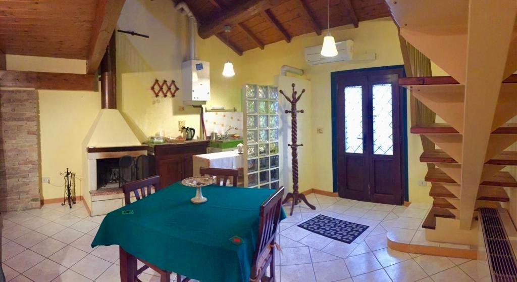 Sant'Enea Casa Fiorita Bed & Breakfast エクステリア 写真